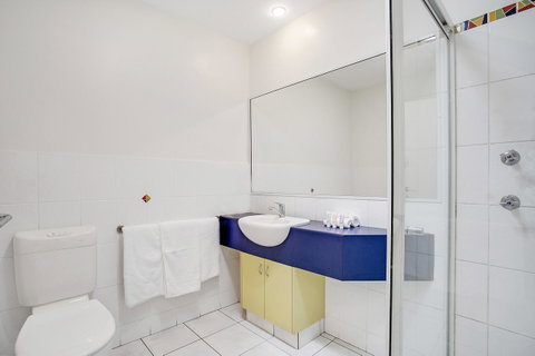 Eco Beach Resort - Kawana Tourism 9