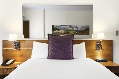 Mercure Sydney - Kawana Tourism 13