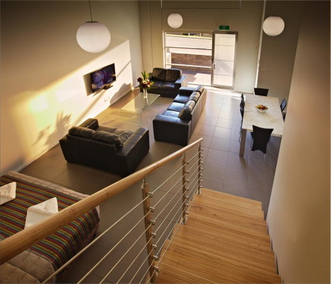 Charlestown Executive Apartments - Kawana Tourism 16