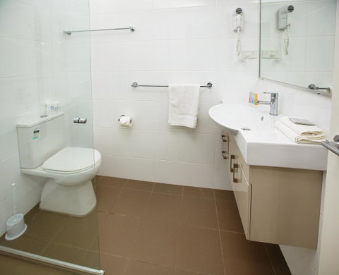 Charlestown Executive Apartments - Kawana Tourism 28