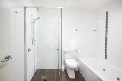 Charlestown Executive Apartments - Kawana Tourism 0