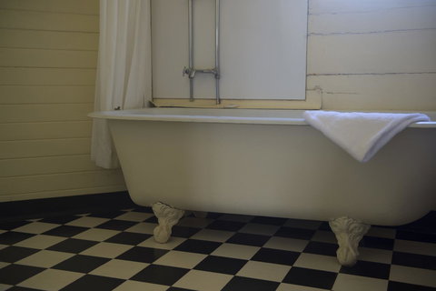 Hillview Heritage Hotel - Kawana Tourism 27