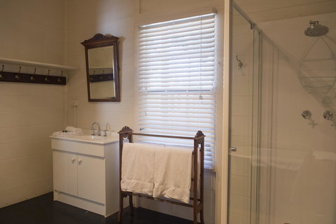 Hillview Heritage Hotel - Kawana Tourism 16