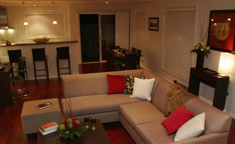 Encore Apartments - Kawana Tourism 8