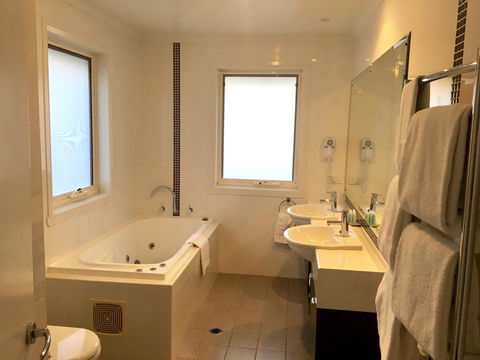 Encore Apartments - Kawana Tourism 3