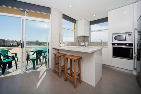 Gorgeous Coogee Views 2 Beds WT21 - Kawana Tourism 3