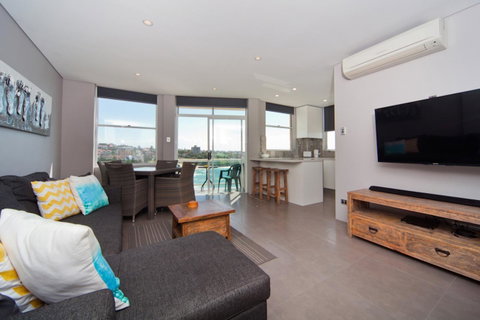 Gorgeous Coogee Views 2 Beds WT21 - Kawana Tourism 0