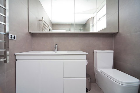 Gorgeous Coogee Views 2 Beds WT21 - Kawana Tourism 6