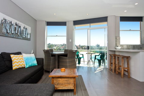 Gorgeous Coogee Views 2 Beds WT21 - Kawana Tourism 8