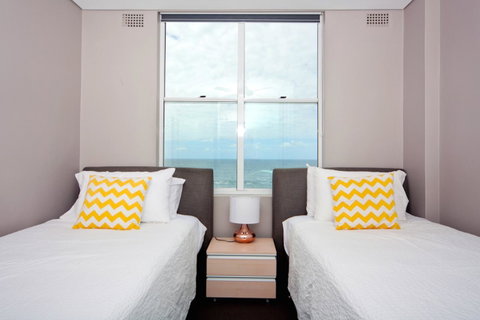 Gorgeous Coogee Views 2 Beds WT21 - Kawana Tourism 1