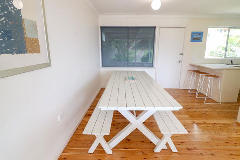 Coastal Horizons Beach House - Kawana Tourism 8