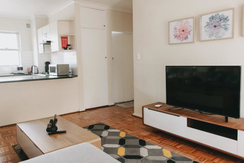 Lotus Stay Manly - Apartment 29B - Kawana Tourism 2