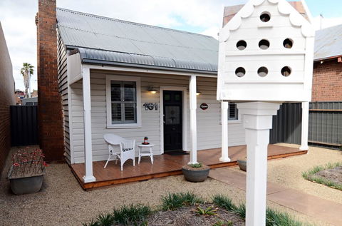 Thelma's Temora - Kawana Tourism 0