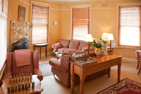 Australian Heritage Hotel - Kawana Tourism 21
