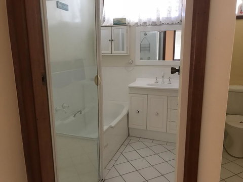 Pinny Paradise - Kawana Tourism 9