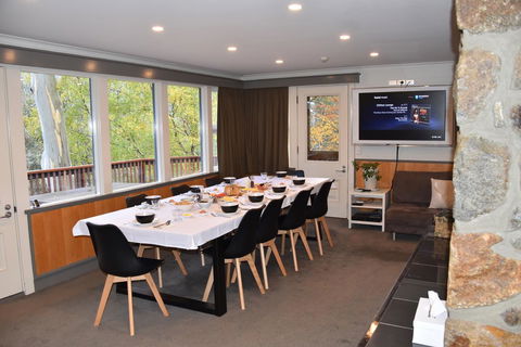 Pure Chalet Thredbo - Kawana Tourism 3