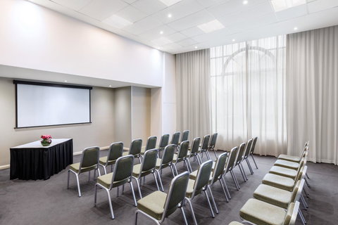 Adina Apartment Hotel Sydney Central - Kawana Tourism 14