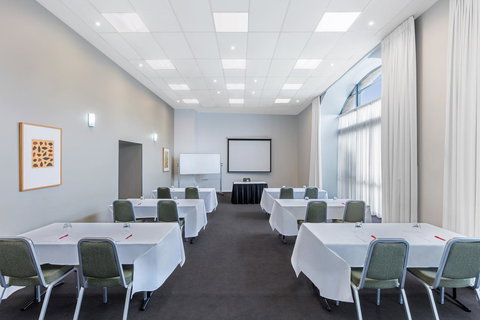 Adina Apartment Hotel Sydney Central - Kawana Tourism 10