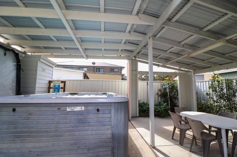 Interlude At Belmont - Kawana Tourism 17