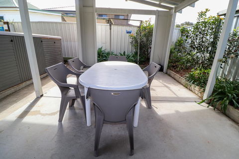 Interlude At Belmont - Kawana Tourism 18