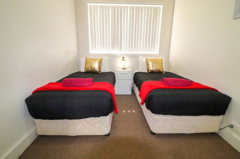 Interlude At Belmont - Kawana Tourism 8