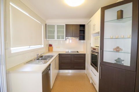 Interlude At Belmont - Kawana Tourism 12