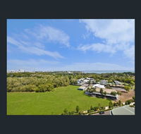 Nomikis'On The Avenue - Kawana Tourism