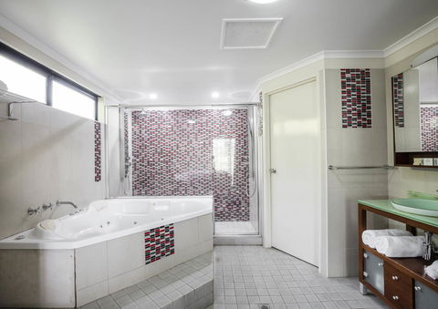 Mercure Darwin Airport Resort - Kawana Tourism 11