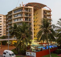 Cullen Bay Resorts - Kawana Tourism