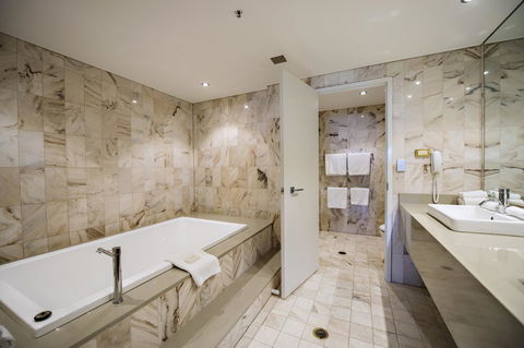 Hilton Darwin - Kawana Tourism 35