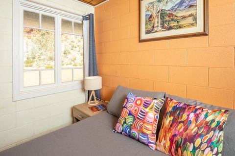 Glen Helen Lodge - Kawana Tourism 13
