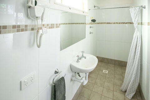 Glen Helen Lodge - Kawana Tourism 14