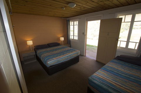 Glen Helen Lodge - Kawana Tourism 12