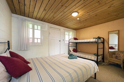 Glen Helen Lodge - Kawana Tourism 11