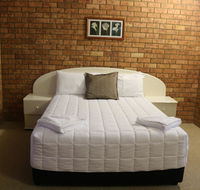 Golden Sands Motor Inn - Kawana Tourism