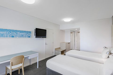 Vibe Hotel Darwin Waterfront - Kawana Tourism 21