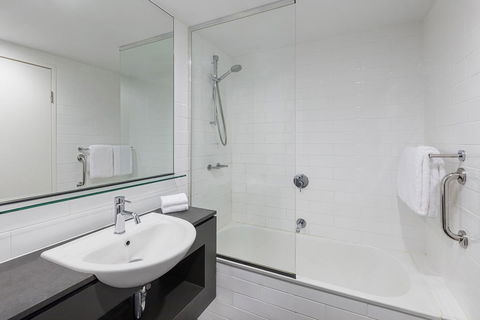 Vibe Hotel Darwin Waterfront - Kawana Tourism 23