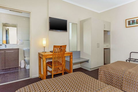 Quality Hotel Darwin Airport - Kawana Tourism 10