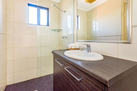 Quality Hotel Darwin Airport - Kawana Tourism 20