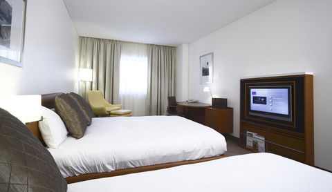 Novotel Canberra - Kawana Tourism 20