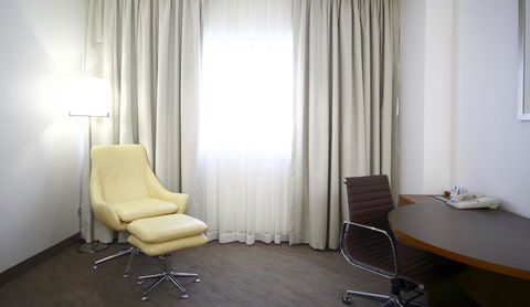 Novotel Canberra - Kawana Tourism 16