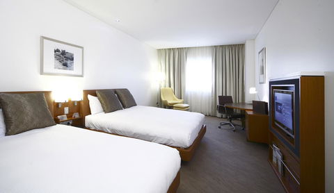 Novotel Canberra - Kawana Tourism 19