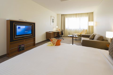 Novotel Canberra - Kawana Tourism 23