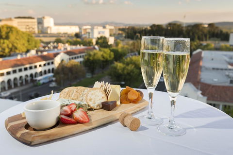 Novotel Canberra - Kawana Tourism 36
