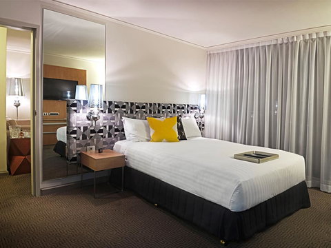 QT Canberra - Kawana Tourism 8