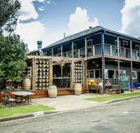 Boogie Woogie Beach House - Kawana Tourism