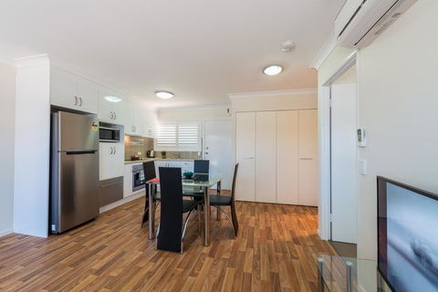 Bottletree Apartments On Garget - Kawana Tourism 3