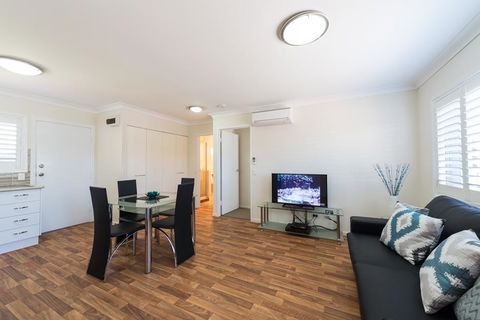 Bottletree Apartments On Garget - Kawana Tourism 2