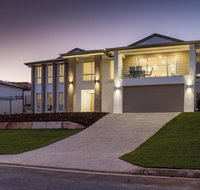 Brand New Executive Living - Kawana Tourism