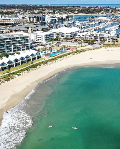Breakwater Short Stay - Kawana Tourism 3